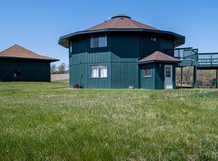 3574 N Mill Creek Rd, Scales Mound, IL 61075