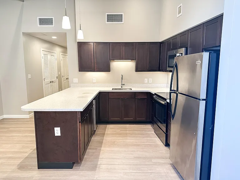 Chatham Lofts — Photo 36