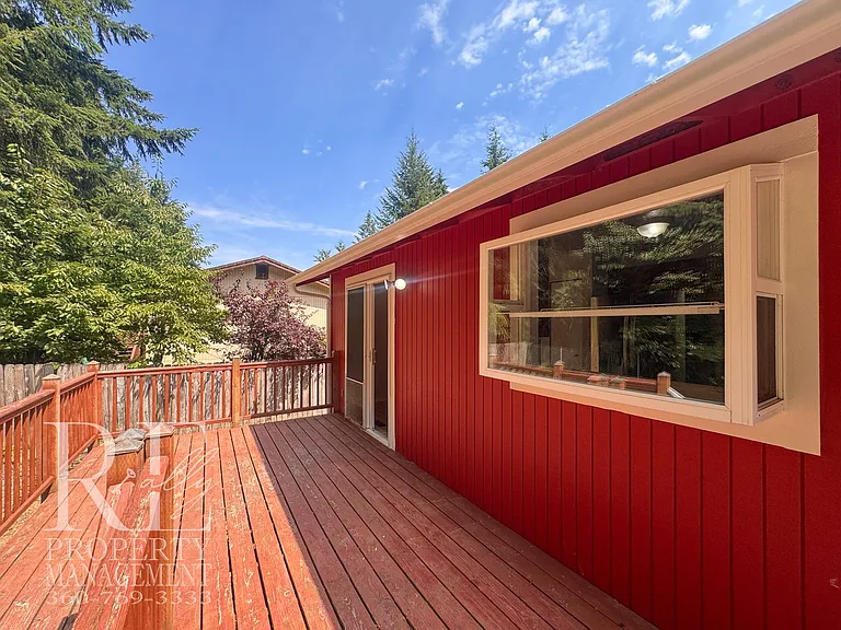 7611 Oak Park Dr NW — Photo 13