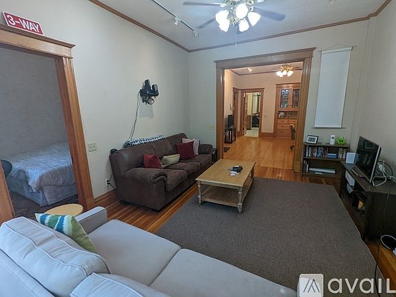 5th image of 1132 W Wrightwood Ave #2