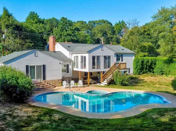 58 Washington St, Topsfield, MA 01983