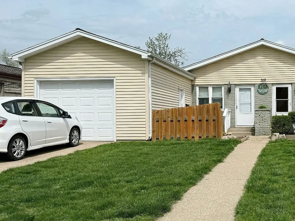 312 Cranmer Dr #A