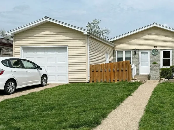 312 Cranmer Dr APT A, Springfield, IL 62704