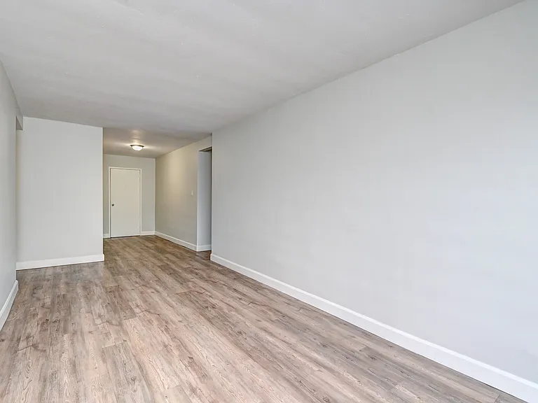 310 Clyde Rd — Photo 8