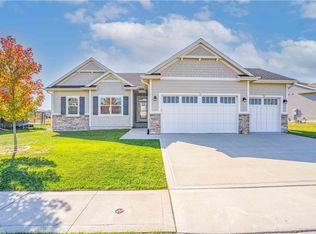 7916 NW 95th St, Johnston, IA 50131