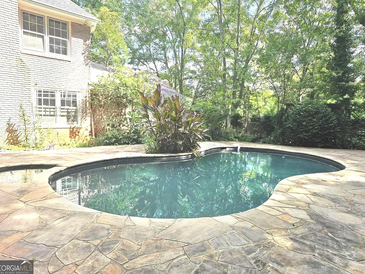 5 bed, 3.5 bath, 2442 sqft, $3,500 — Photo 2
