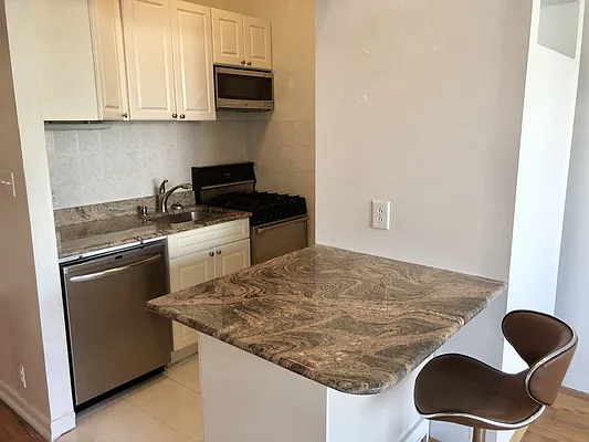 Rented by Dwell Residential Inc | media 27