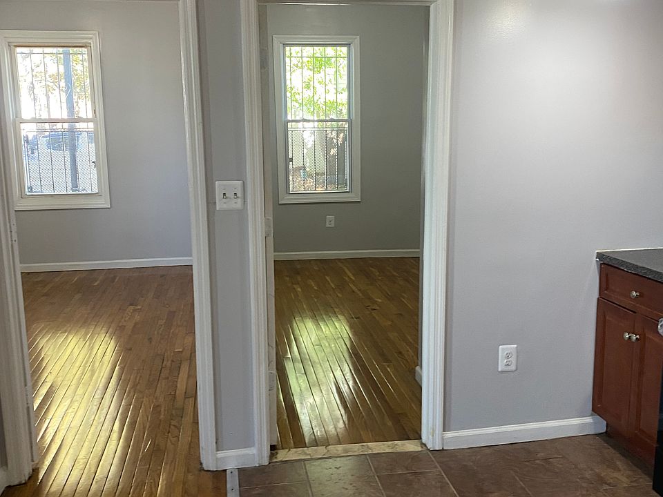 1st image of 110 Williams Ave APT 1L