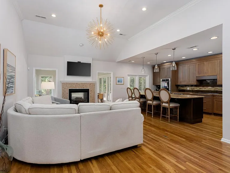 8703 Decoy Ln — Photo 9