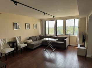 250 Hammond Pond Pkwy APT 1004S, Newton, MA 02467