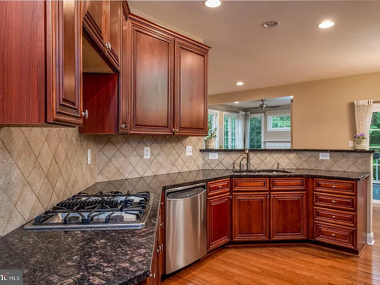 2123 Split Creek Ln — Photo 9