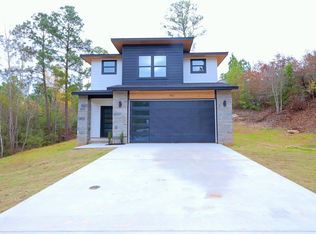 140 Pahalawe Ln, Bastrop, TX 78602