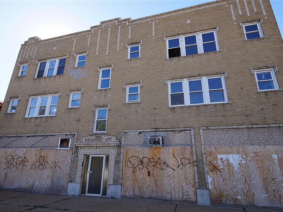 1st image of 3935 S Grand Blvd