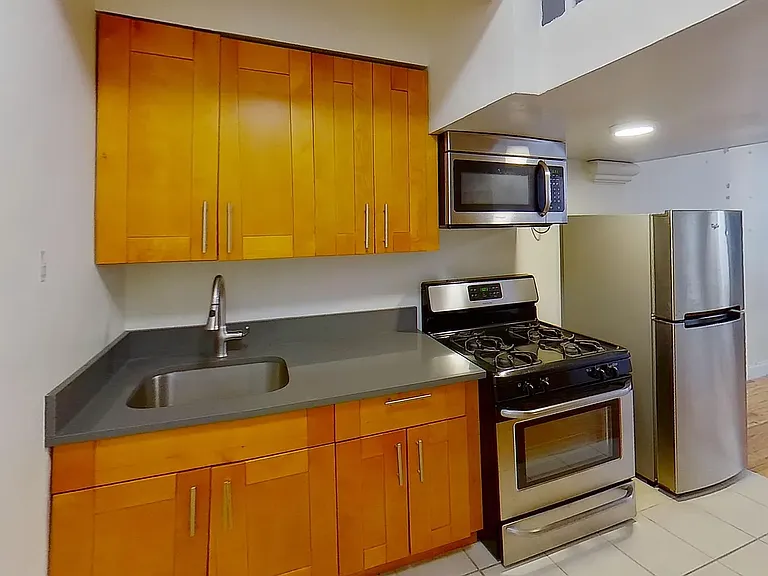 326 E 25th St #5B — Photo 9