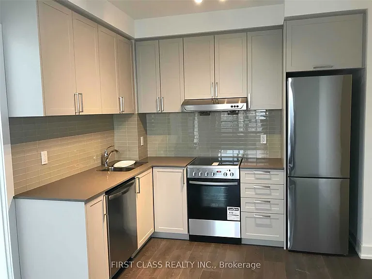 268 Buchanan Dr #709W — Photo 2