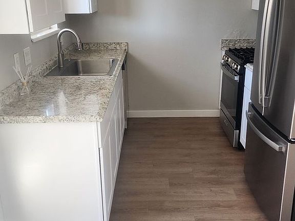 2nd image of 523 1/2 Gardner Way