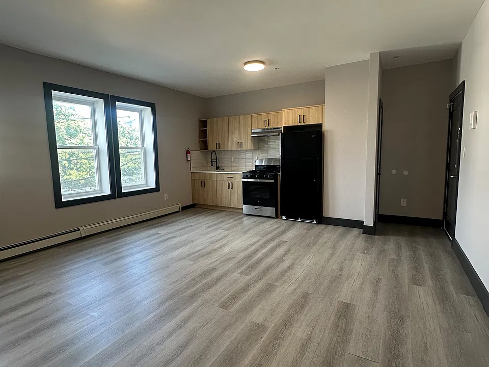 194-196 Johnson Ave #5L