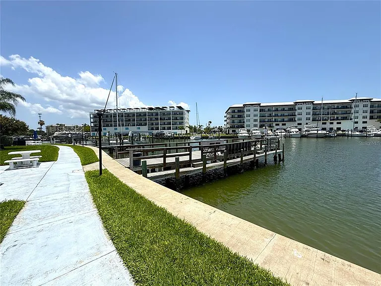 201 Medallion Blvd #D — Photo 20