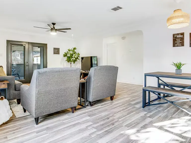 2902 Donnell Dr — Photo 36