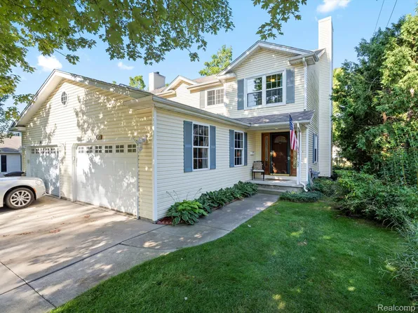 62 Washington, Lake Orion, MI 48362