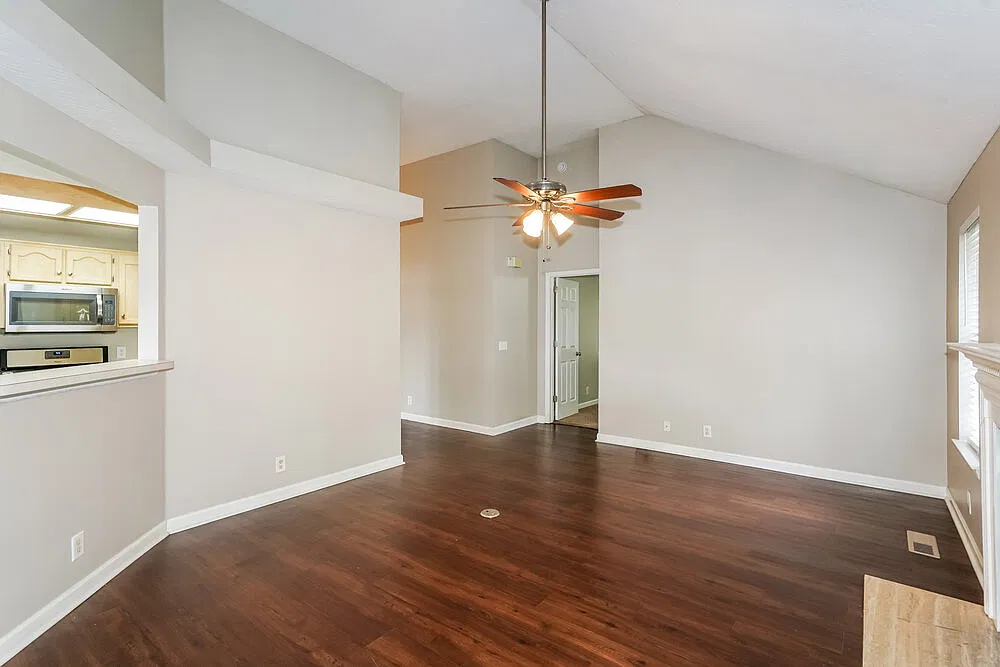 4 bed, 2.0 bath, 1891 sqft, $2,505 — Photo 4