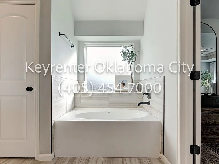 4200 NW 156th Ter — Photo 27