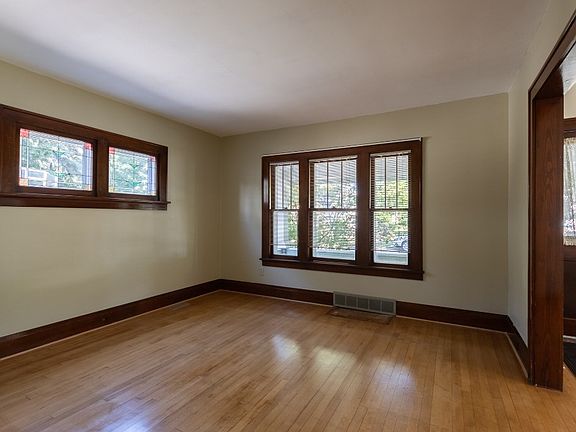 5th image of 1242 S 8th Ave