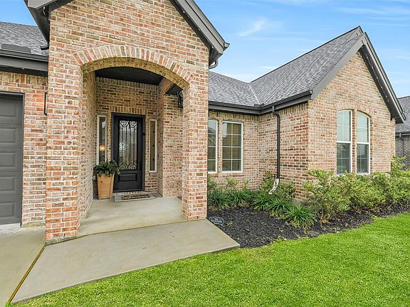 2nd image of 10015 Goliad Dr