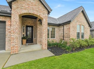 10015 Goliad Dr, Mont Belvieu, TX 77523