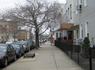 3137 14th St, Long Island City, NY 11106
