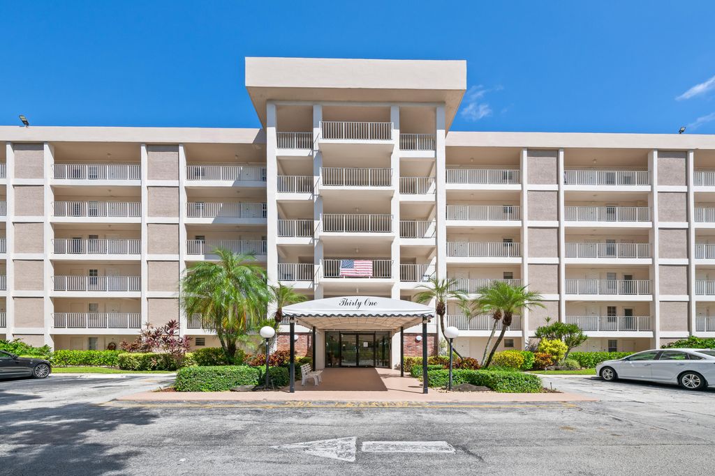 2901 S Palm Aire Dr APT 402, photo 2