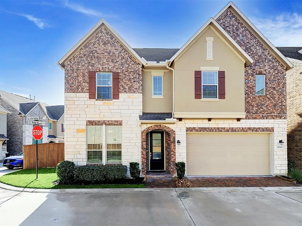 18303 Harmony Bluff Ln