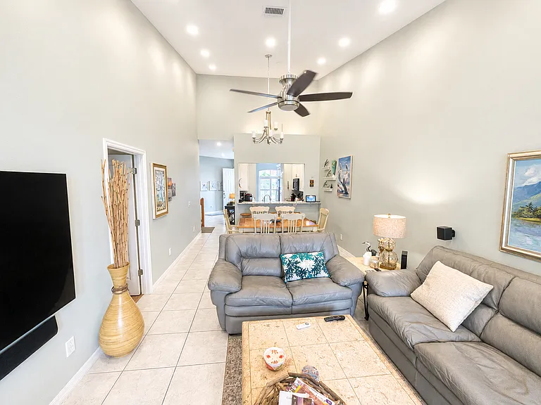 250 Saint Lucie Ln #14 — Photo 9