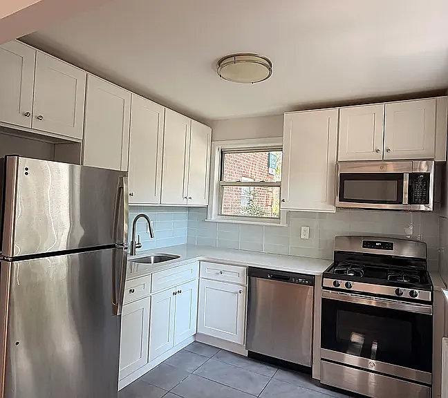 61-03 224th St #B — Photo 1