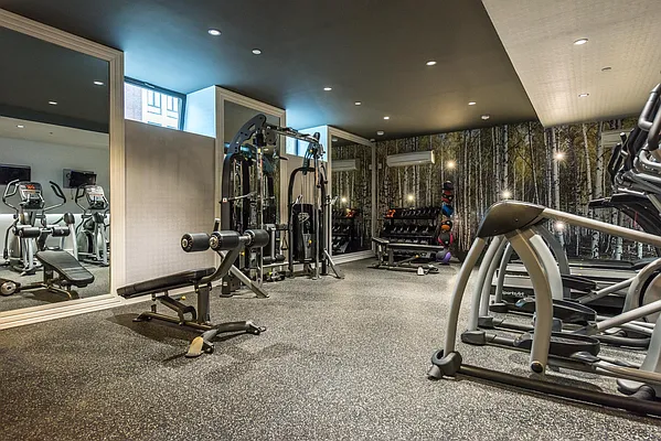 Rented by Nooklyn NYC LLC | media 80