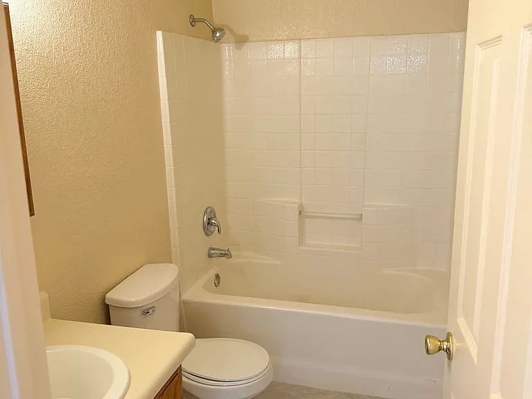 223 E Jefferson St #1-4 — Photo 7