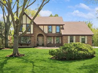 437 Dogwood Ct, Deer Park, IL 60010