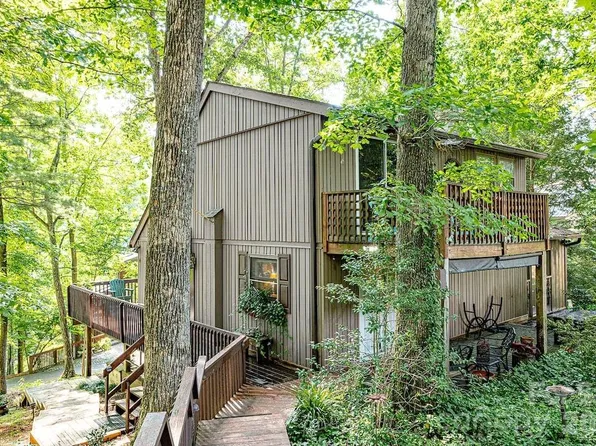 208 Westlake Dr, Lake Lure, NC 28746