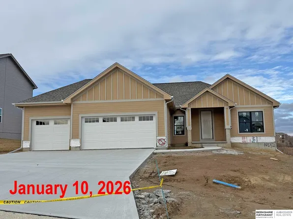 16552 Wirt St, Omaha, NE 68116