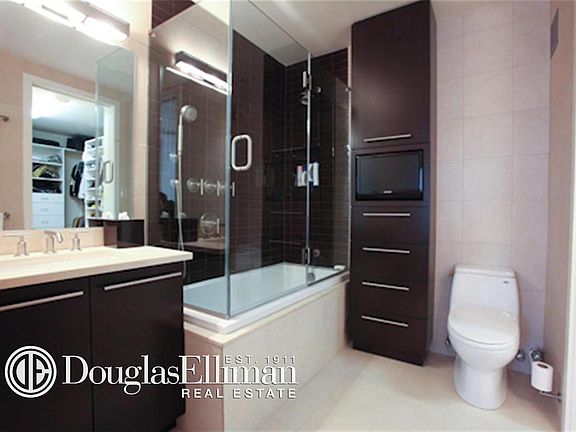 3rd image of 400 E 56th St APT 36G