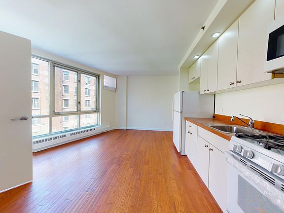 2nd image of 117 Hamilton Pl APT 4A