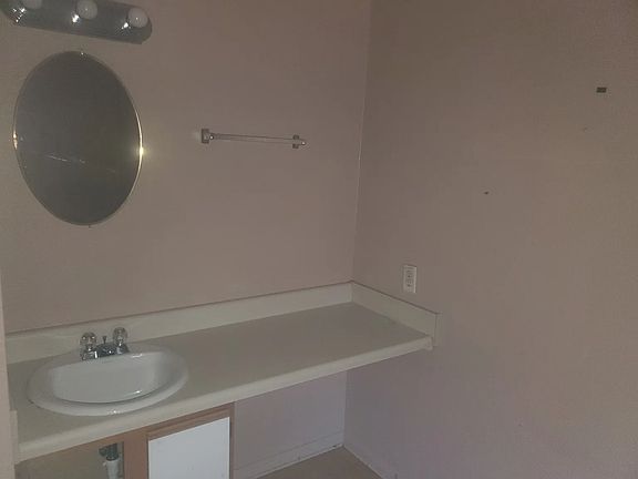 2nd image of 908 W Avenue B APT 2