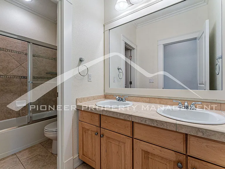9151 E 29th Ave — Photo 27
