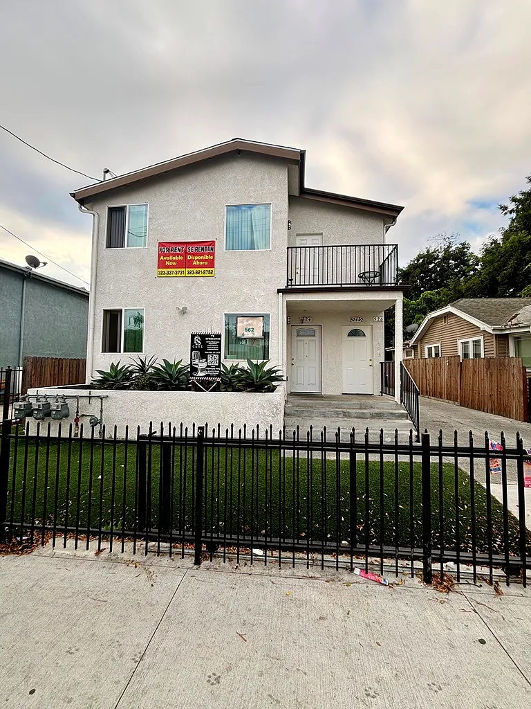 3 bed, 1251 sqft, $3,500 — Photo 1