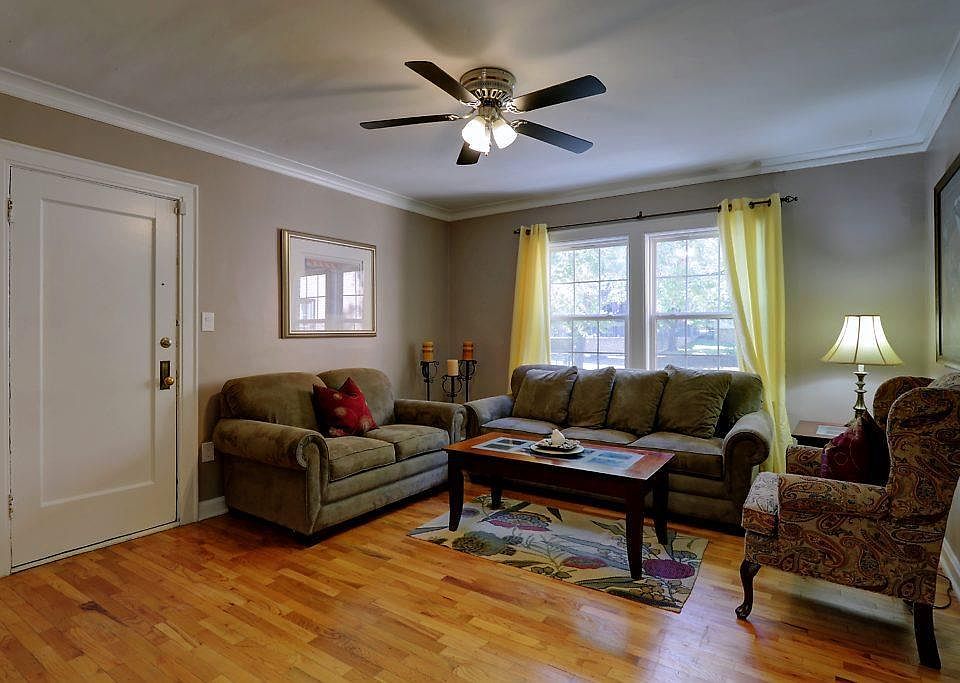 1st image of 4519 Roanoke Pkwy APT 2