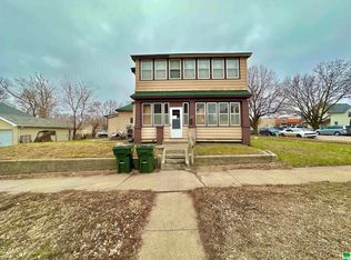 722 W 5th St, Sioux City, IA 51103