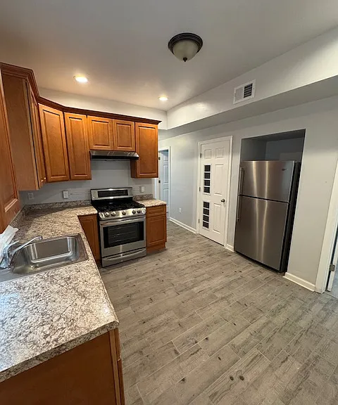 359 Madison Ave #2 — Photo 10