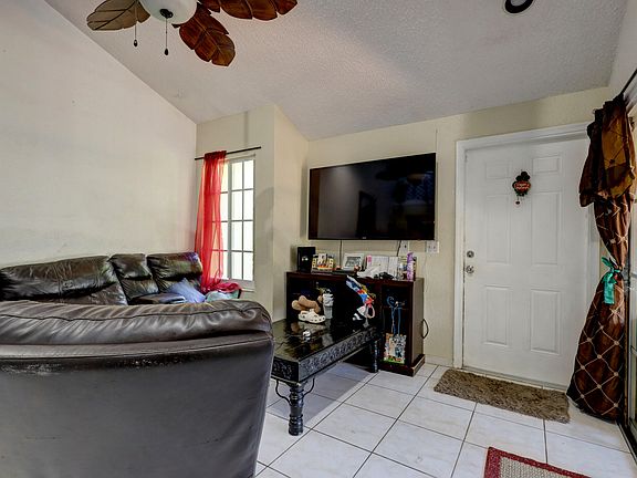 4th image of 2959 Genoa Place