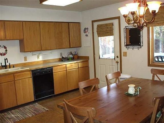 4th image of 431 Carlton Dr