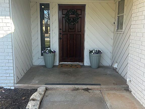 2nd image of 110 E Rogers Dr